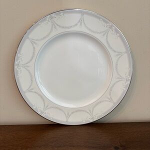 New Waterford China Malahide Dinner Plate Made In England